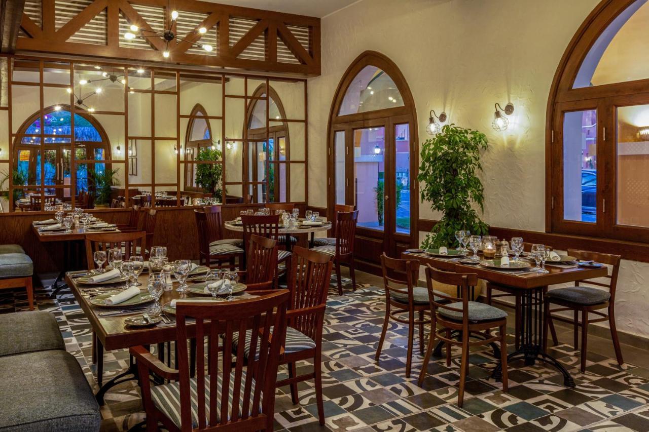 Jaz Makadi Oasis Resort Хургада Екстер'єр фото